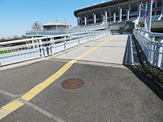 西ゲート歩道橋画像