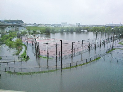 浸水した投てき練習場.jpg