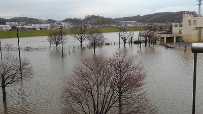 浸水した日産F小机.jpg