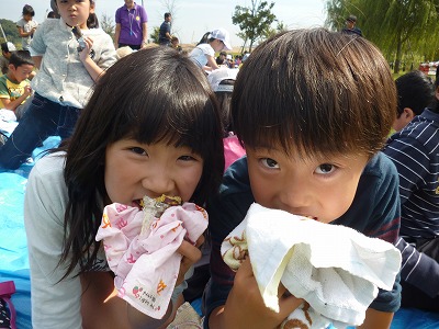 芋掘り焼き芋小机 (11).jpg