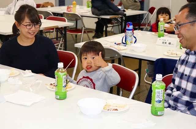 6おもち試食.jpg