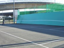 壁打ちテニスコートにネットが増設されました 日産スタジアム