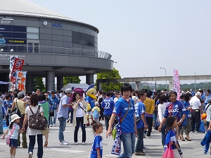 日産スタジアムで 横浜ｆ マリノスのゲームを観よう 日産スタジアム